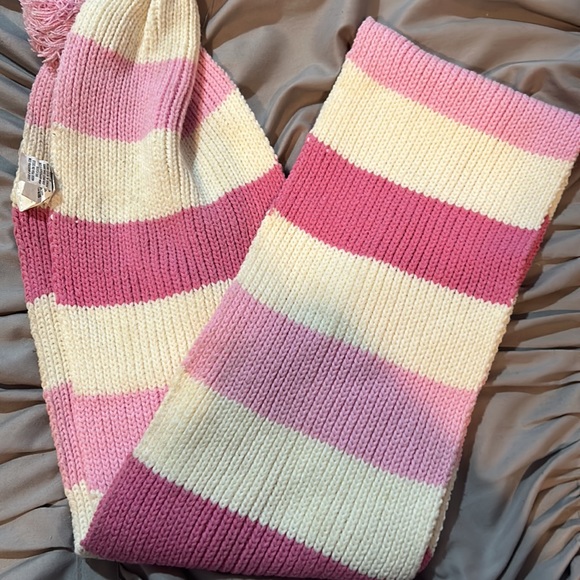 Children’s Place Winter Glove & Scarf Set - Picture 2 of 6